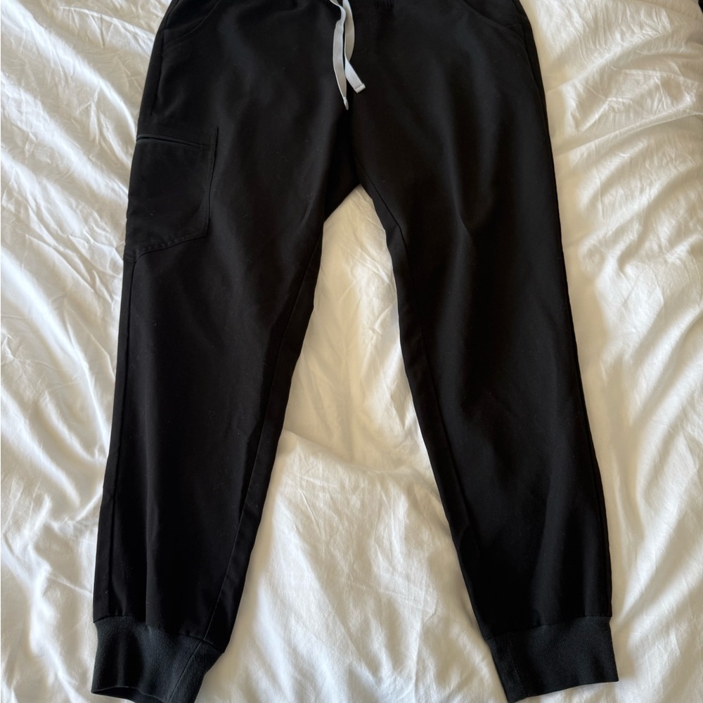 FIGS, size Large, Black, Woman’s High Waisted Zamora Jogger Scrub Pants™